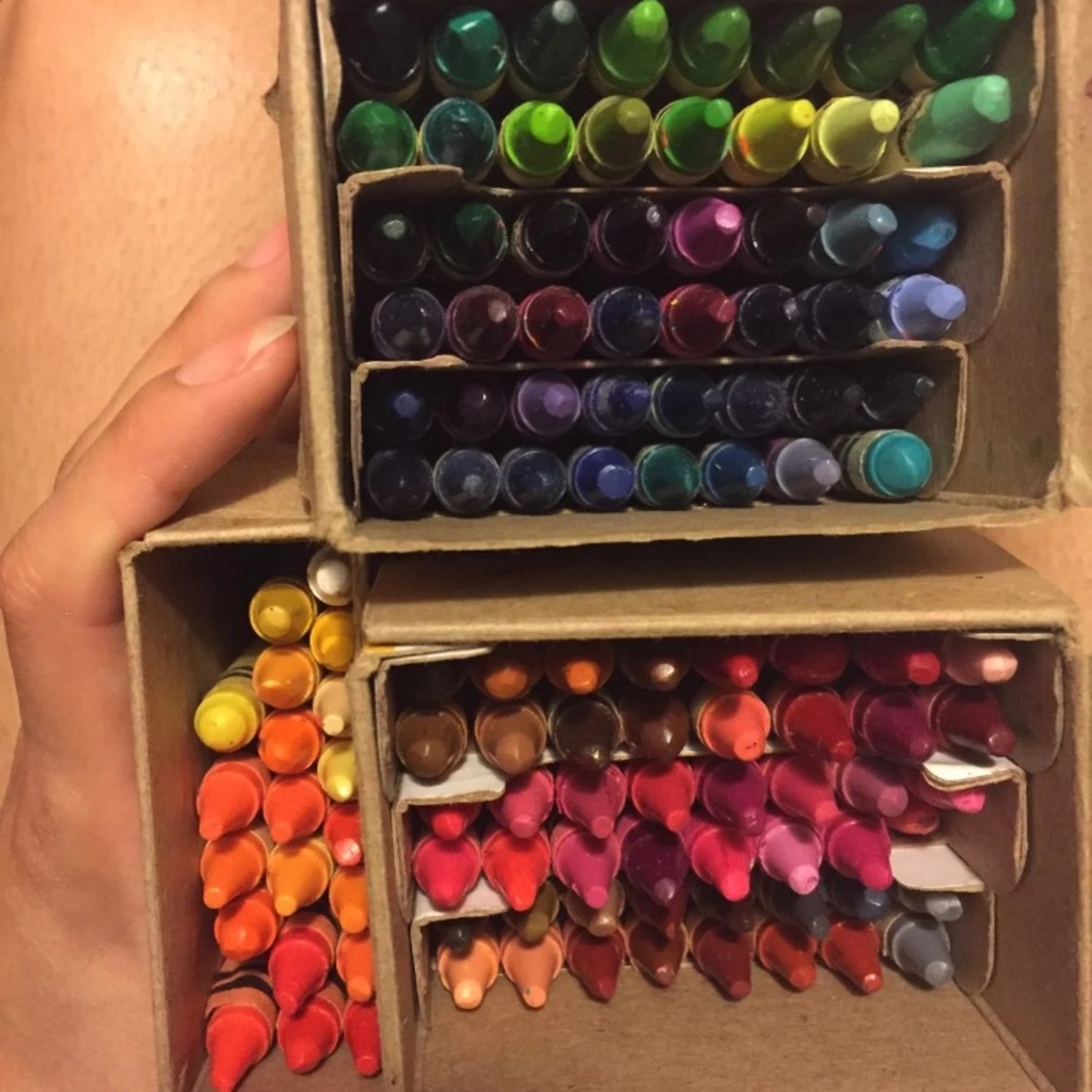 Crayon marker and color pencil bundle